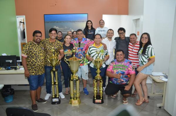 Os Piratas campeão dos Irreverentes, Unidos do Itaúna, Rubro Negro e Fax campeões da Chave Especial