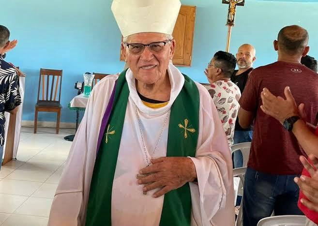 Missionários iniciam a limpeza do terreno da Fazenda da Esperança em Parintins e necessitam de doações 