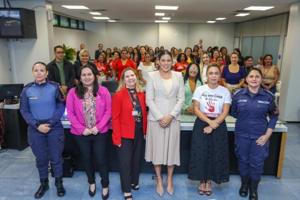 Deputada Mayra Dias promove palestra sobre direitos e empoderamento das mulheres na Aleam