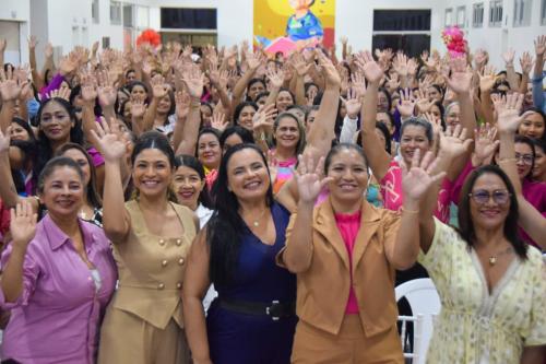 Mais de 300 mulheres participam do Dia D da Educação na Semana Parintins das Manas