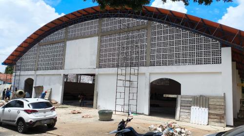 Prefeitura de Parintins avança na construção do ginásio do Colégio do Carmo