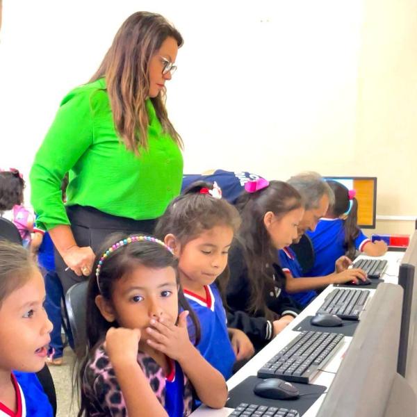 Lei proposta por Márcia Baranda garante primeiros socorros nas escolas e creches de Parintins Lei proposta por Márcia Baranda garante primeiros socorros nas escolas e creches de Parintins