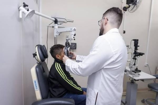 Vereadora Márcia Baranda propõe mutirão de consultas oftalmológicas nas escolas de Parintins