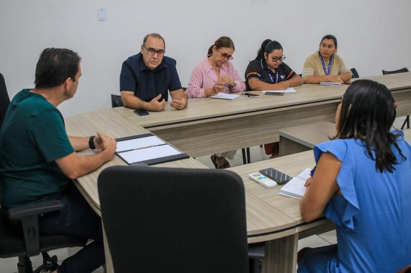 Prefeito Mateus Assayag e diretor técnico do HEMOAM discutem construção de Hemonúcleo em Parintins