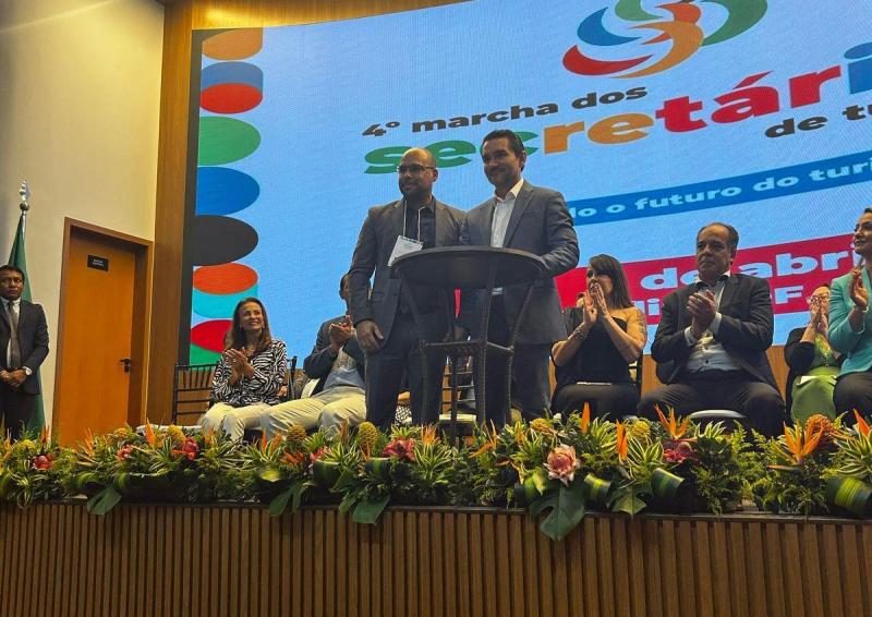 Turismo acessível: UEA firma acordo de cooperação técnica com Ministério do Turismo e lança livro sobre o perfil do turista com deficiência