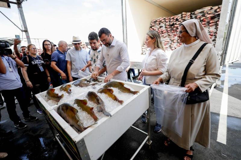 Peixe no Prato Solidário: Governador Wilson Lima entrega mais de 300 toneladas de pescado para instituições Peixe no Prato Solidário: Governador Wilson Lima entrega mais de 300 toneladas de pescado para instituições