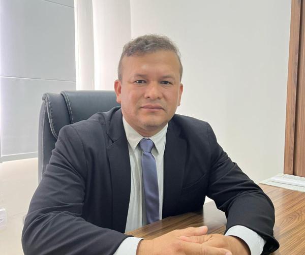 Vereador Adson Príncipe solicita asfaltamento e recuperação do meio-fio no Beco Agostinho Cunha Vereador Adson Príncipe solicita asfaltamento e recuperação do meio-fio no Beco Agostinho Cunha