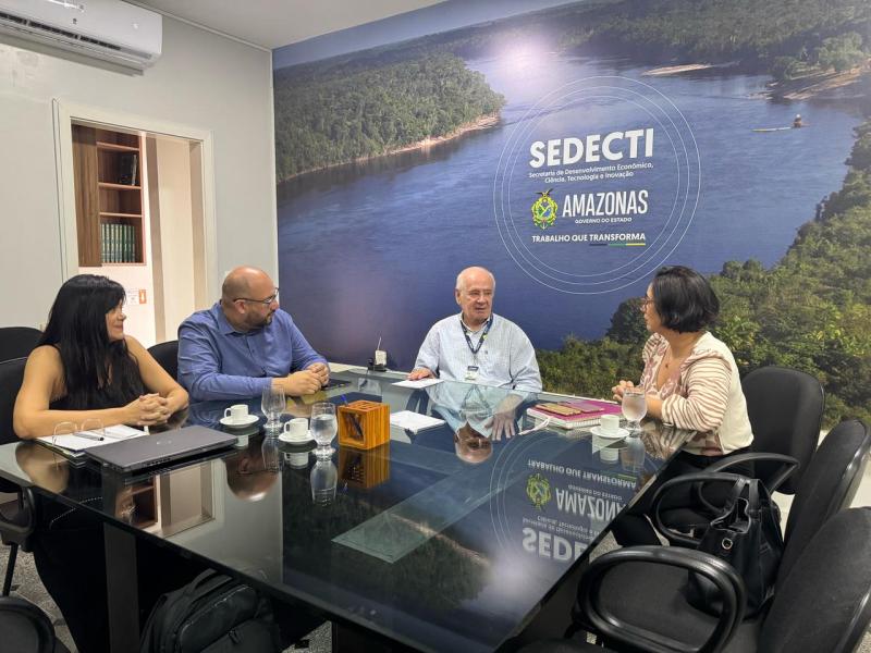 Sedecti e Banco do Brasil discutem ações para fortalecer a bioeconomia no Amazonas