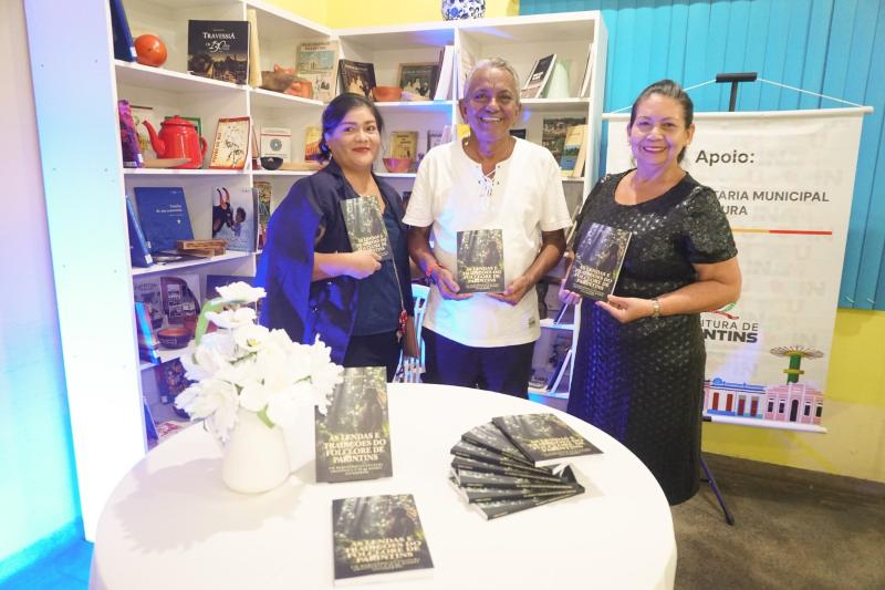 Parintins eterniza suas lendas e tradições em livro de Tadeu Garcia