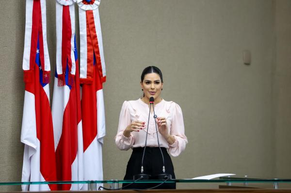Aleam aprova projeto da deputada Mayra Dias que cria a Semana Estadual de Doação de Leite Humano Aleam aprova projeto da deputada Mayra Dias que cria a Semana Estadual de Doação de Leite Humano