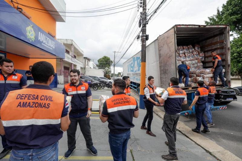 Operação Cheia 2025: Governador Wilson Lima vistoria envio de 50 toneladas de ajuda humanitária para Borba e Novo Aripuanã