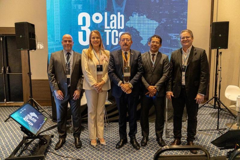 Boas práticas do TCE-AM são destaque no encontro nacional de Tribunais de Contas Boas práticas do TCE-AM são destaque no encontro nacional de Tribunais de Contas