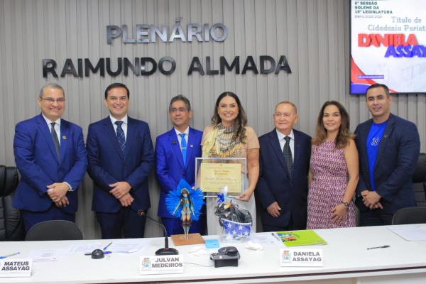 Câmara de Parintins homenageia Daniela Assayag com Título de Cidadania por sua contribuição à cultura e comunicação amazônica