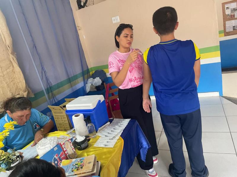 Prefeitura de Parintins inicia programação de vacinação nas escolas da zona rural