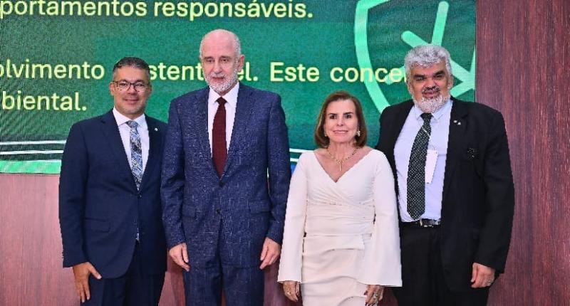 TCE-AM e IRB encerram Congresso Internacional de Controle e Políticas Públicas com palestra sobre sustentabilidade ambiental e assinatura da Declaração da Amazônia TCE-AM e IRB encerram Congresso Internacional de Controle e Políticas Públicas com palestra sobre sustentabilidade ambiental e assinatura da Declaração da Amazônia