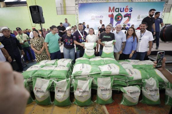 Governador Wilson Lima entrega implementos agrícolas e viabiliza crédito para produtores rurais de Maués