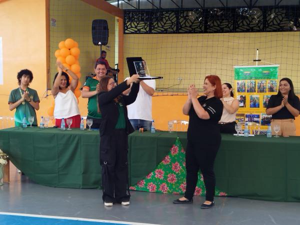 Vereadora Márcia Baranda parabeniza Escola Estadual Suzana de Jesus Azedo por conquista na Olimpíada de Educação Financeira