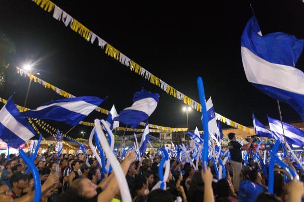 Boi Caprichoso cumpre tradição e encanta multidão no arraial de Nossa Senhora do Carmo