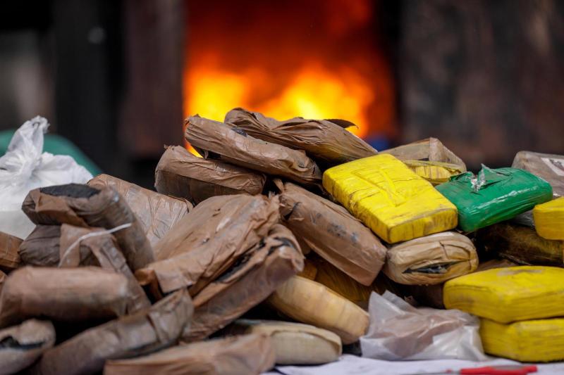 Governo do Amazonas inicia incineração de 40 toneladas de drogas apreendidas Governo do Amazonas inicia incineração de 40 toneladas de drogas apreendidas