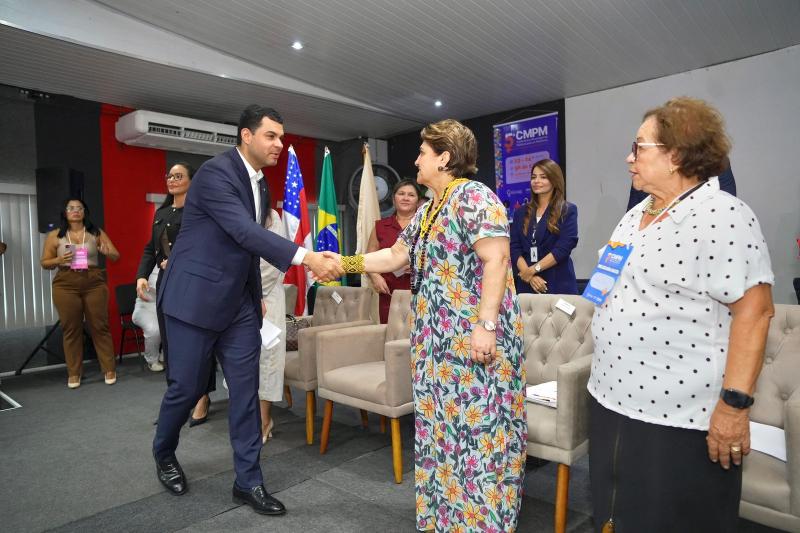 Saullo Vianna destaca avanços na proteção e autonomia feminina em conferência com ministra das Mulheres, Márcia Lopes