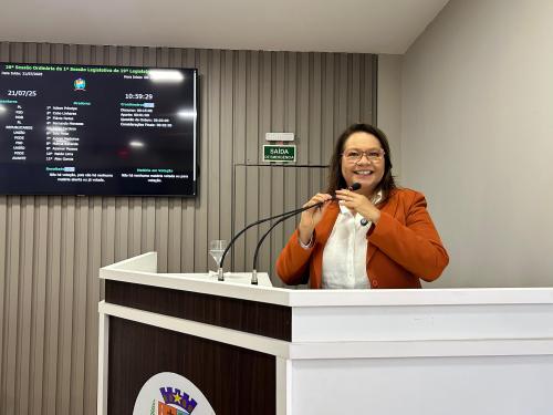 Vereadora Márcia Baranda propõe cumprimento da Lei 13.935/2019 com atendimento psicossocial nas escolas municipais de Parintins