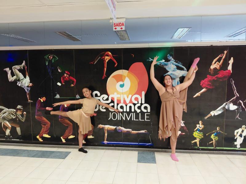 Bailarinas Parintinenses da Cia de Dança Mônica Seffair Brilham no 42º Festival de Dança de Joinville
