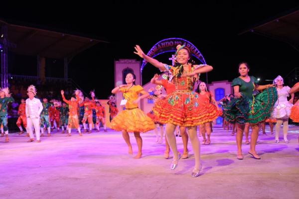 Namorando no Arraiá campeã nas quadrilhas do Festival no Mocambo 2025