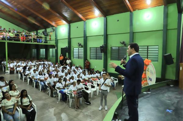 Prefeitura de Parintins promove aula inaugural do Programa Brasil Alfabetizado