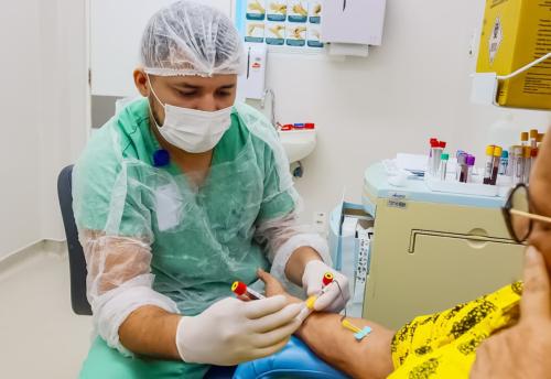 Hospital Delphina Aziz bate recorde, com a realização de mais de 2,1 milhões de exames laboratoriais, em um ano