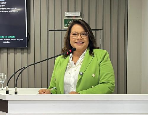 Vereadora Márcia Baranda solicita distribuição de kits de sementes agrícolas para comunidades rurais de Parintins