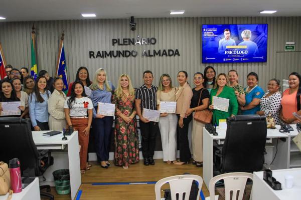 Moção de Aplausos reconhece trabalho dos psicólogos de Parintins