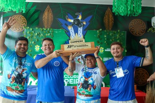 Touro Preto é tricampeão em Barreirinha