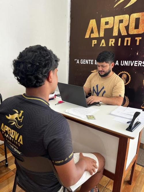 Empresa “Aprova Parintins” contratada para aplicar pré-vestibular “Eu Amo Parintins”