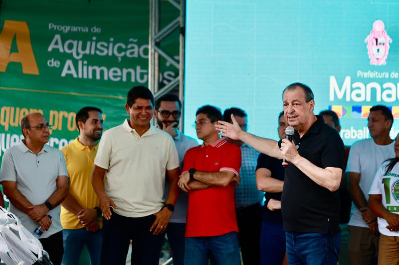 Bi Garcia participa de entrega de R$ 6 milhões em equipamentos agrícolas do programa “Manaus + Agro”