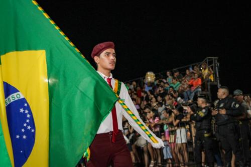 Desfile cívico celebra o Dia da Amazônia e reafirma investimentos na educação em Parintins