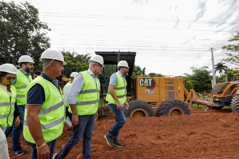 Em Novo Airão, governador Wilson Lima vistoria obras da AM-352 e destaca investimentos de R$ 257 milhões para infraestrutura do município