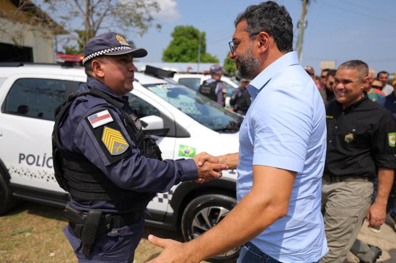 Governador Wilson Lima reforça segurança em Novo Airão com novas viaturas Governador Wilson Lima reforça segurança em Novo Airão com novas viaturas
