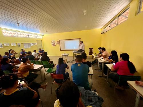 Prefeitura de Parintins implanta projeto-piloto de inteligência artificial na educação