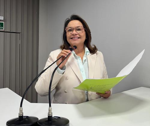 Saúde em pauta: Vereadora Márcia Baranda solicita especialista em reumatologia para população parintinense