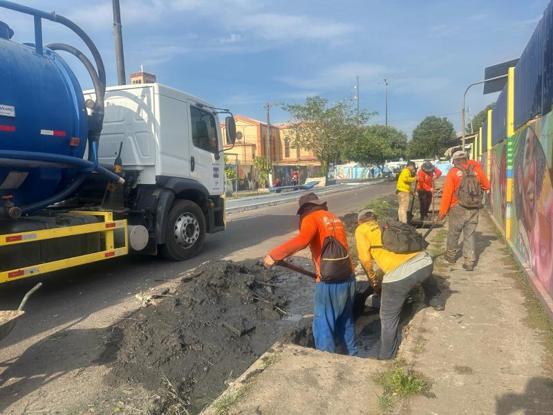Parintins reforça infraestrutura com serviços preventivos de drenagem na cidade