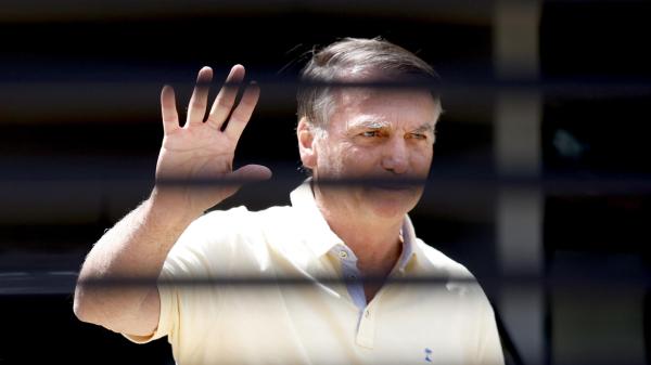 Prisão domiciliar de Bolsonaro pode ser revogada, explica criminalista