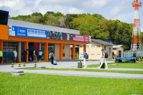 Aeroporto Júlio Belém comemora 43 anos de atuação em Parintinn