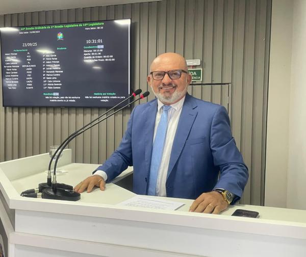 Cabo Linhares solicita reforma da Escola Municipal Francisco Freitas dos Santos, na comunidade do Manaim