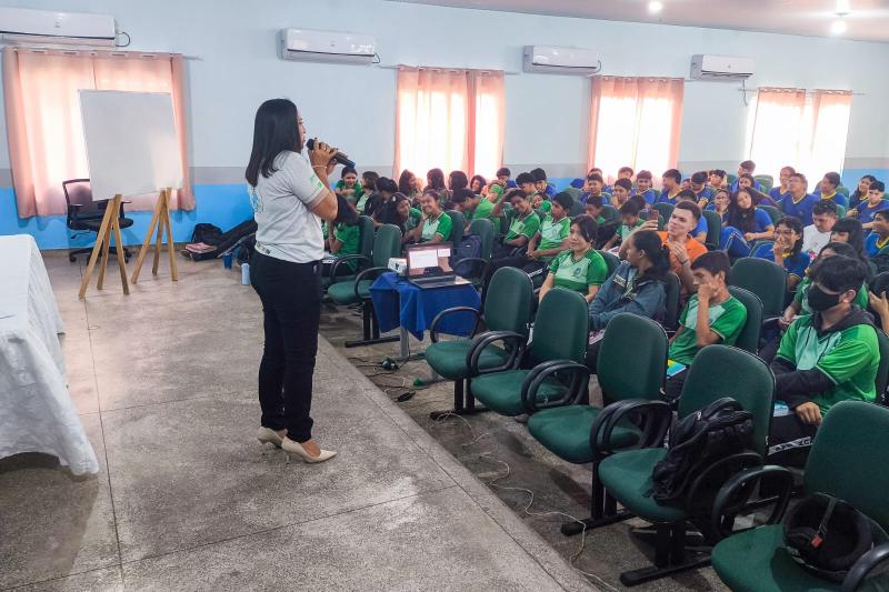 Prefeitura de Parintins promove aulas preparatórias para o SAEB 2025