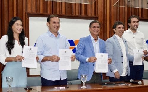 Prefeitos Mateus Assayag e Mário Abrahim agradecem ao Governo Federal por investimento de R$ 60 milhões em policlínicas para Parintins e Itacoatiara