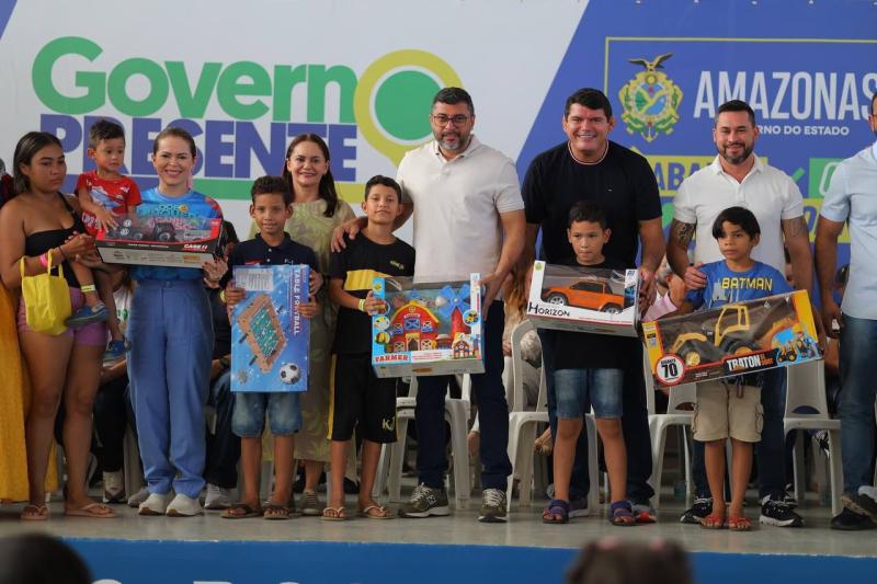 Wilson Lima leva Governo Presente edição especial do Dia das Crianças à zona norte, com entrega de brinquedos e serviços de saúde