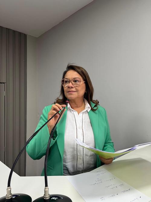 Outubro Cinza: Márcia Baranda solicita criação de programa para fornecimento de medicamentos de alto custo a pacientes com doenças reumáticas