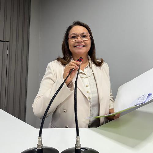 Vereadora Márcia Baranda solicita criação de Centro Integrado da Criança e do Adolescente em Parintins