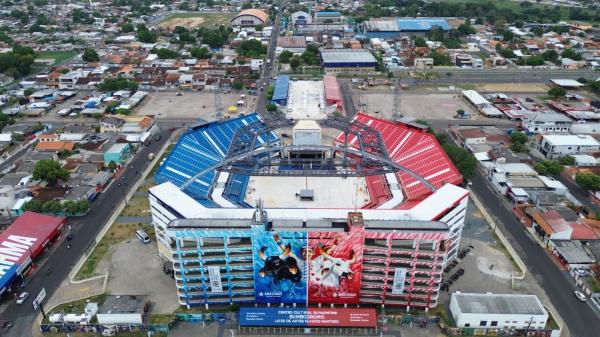 Banda nacional Calcinha Preta Celebra 173 anos de Parintins no Bumbódromo Banda nacional Calcinha Preta Celebra 173 anos de Parintins no Bumbódromo