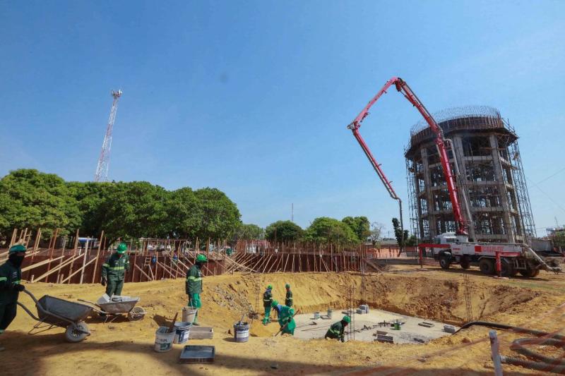 Parintins celebra 173 anos com investimentos históricos e transformação na infraestrutura urbana
